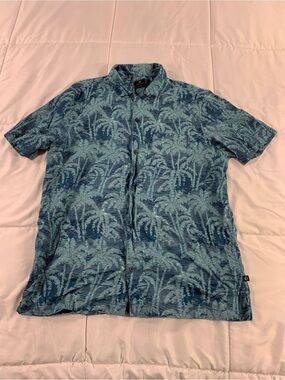 Pre loved RIPZONE shirt mens size L
